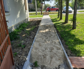 Aktuality / Nový chodník  - foto