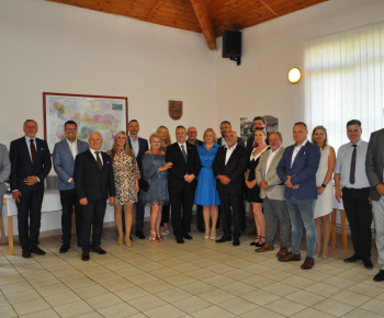 Aktuality / Pracovné stretnutie členov mikroregiónu Združenie obcí ´´Čierna voda - Uh´´ - foto