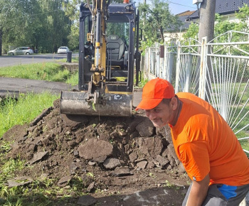 Aktuality / Modernizácia miestnych chodníkov a vstupného priestoru pred obecným úradom - foto