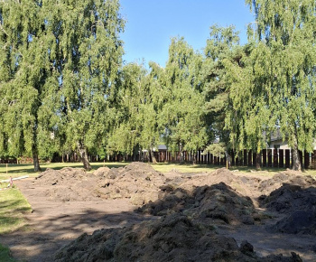 Aktuality / Začala sa výstavba viacúčelového ihriska 33x18m - foto
