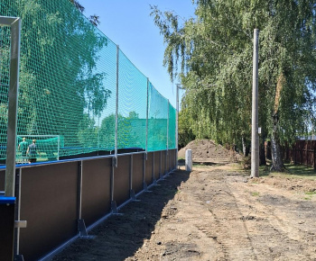 Aktuality / Výstavba „Viacúčelového ihriska 33x18 m s osvetlením“. - foto