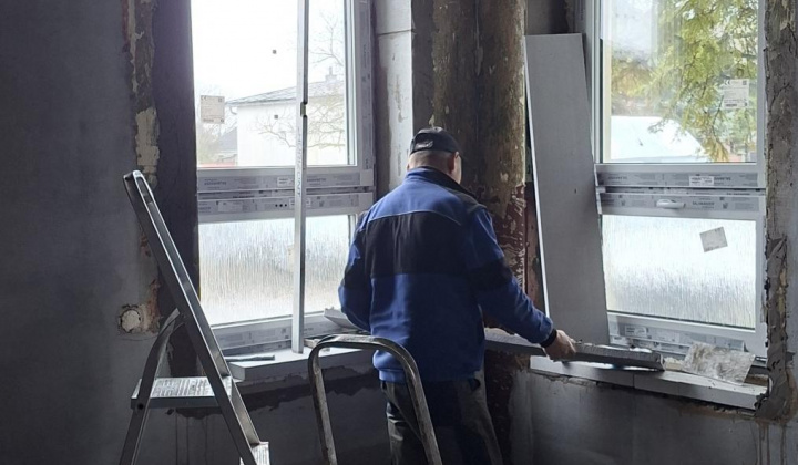 15. fotografia fotogalérie Aktuality / Rekonštruovaná budova škôlky ožíva: Palín má novú stanicu rýchlej zdravotnej pomoci - foto