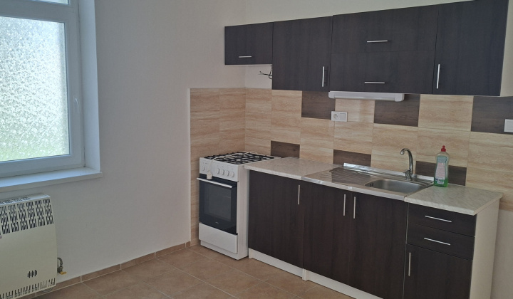 4. fotografia fotogalérie Aktuality / Rekonštruovaná budova škôlky ožíva: Palín má novú stanicu rýchlej zdravotnej pomoci - foto