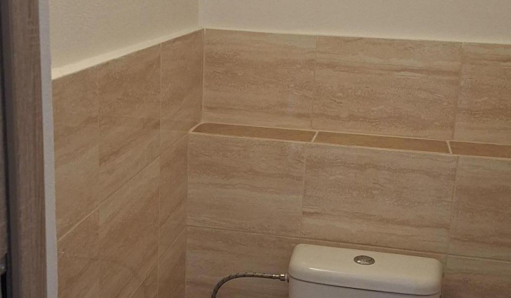 6. fotografia fotogalérie Aktuality / Rekonštruovaná budova škôlky ožíva: Palín má novú stanicu rýchlej zdravotnej pomoci - foto