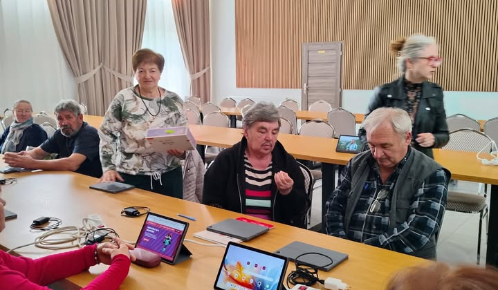4. fotografia fotogalérie Aktuality / Ukončenie 1. kola projektu Digitálni seniori - foto