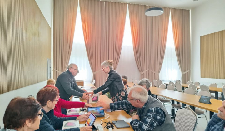 8. fotografia fotogalérie Aktuality / Ukončenie 1. kola projektu Digitálni seniori - foto