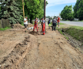 Aktuality / I. etapa Rekonštrukcie a výstavby miestnych chodníkov v obci Palín - foto