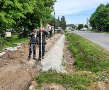 Aktuality / I. etapa Rekonštrukcie a výstavby miestnych chodníkov v obci Palín - foto